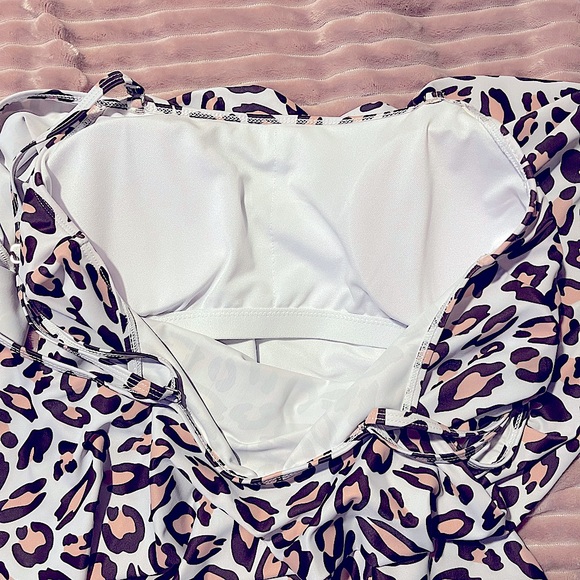 Ladies one piece leopard print swim suit- Sz. M/L - Picture 7 of 11